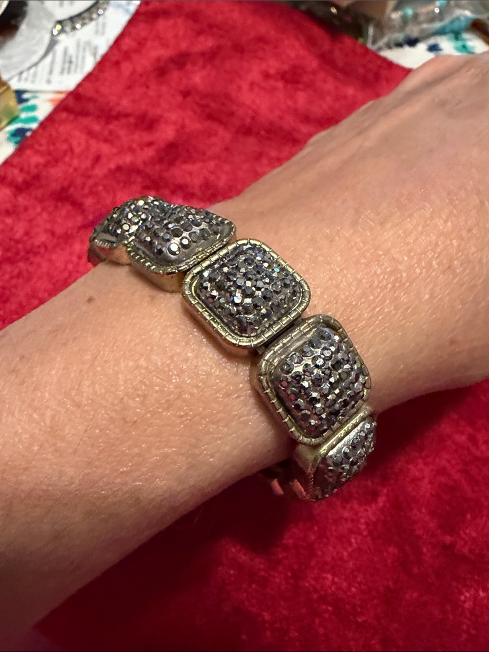Gunmetal stones set in brass colored metal Bracelet 6”-8” vintage but like new